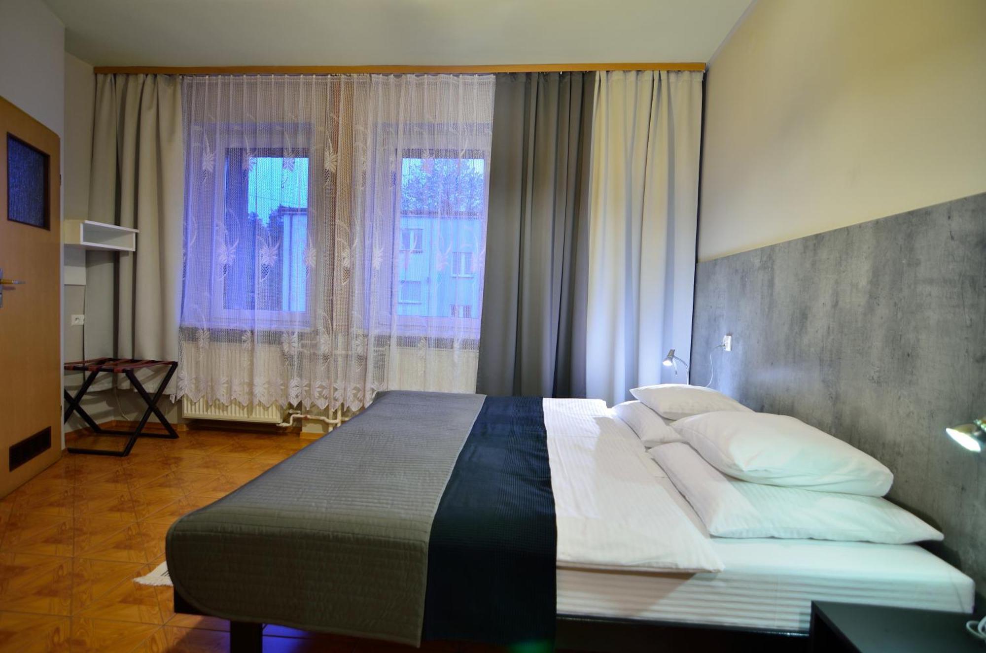 Hotel Gracja Kuznia Raciborska Ngoại thất bức ảnh